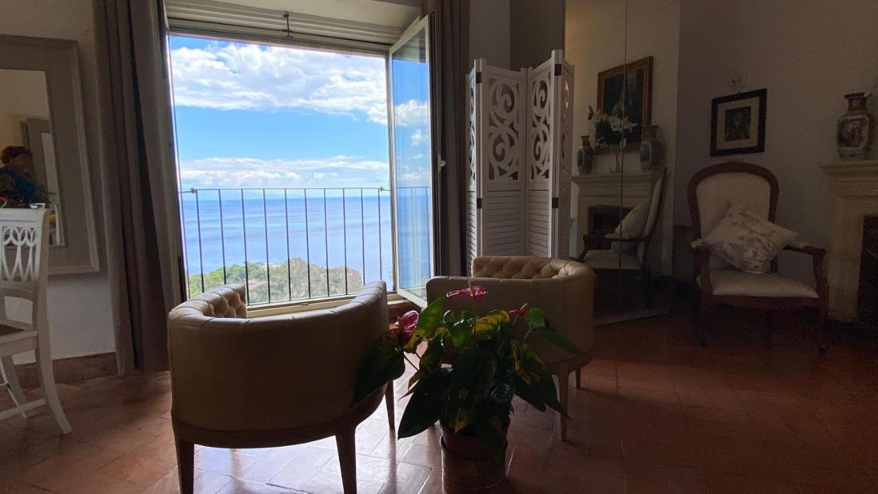 Villa Don Mimi Guarnaschelli La Dependace Taormina Buitenkant foto