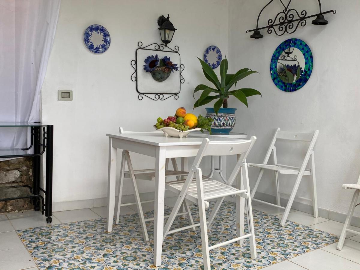 Villa Don Mimi Guarnaschelli La Dependace Taormina Buitenkant foto